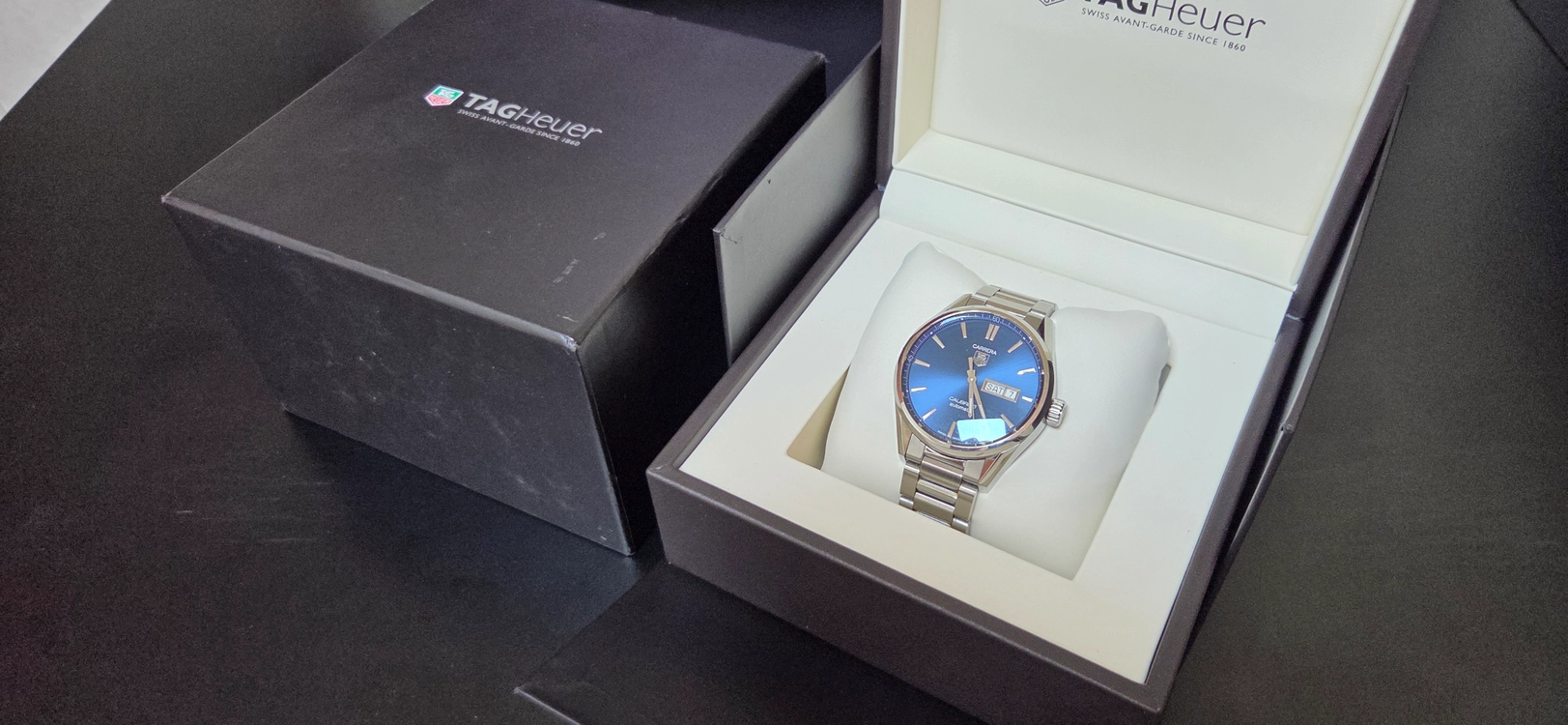 태그호이어 까레라 데이데이트 청판 41mm (WAR201E) - 안심되는 중고거래