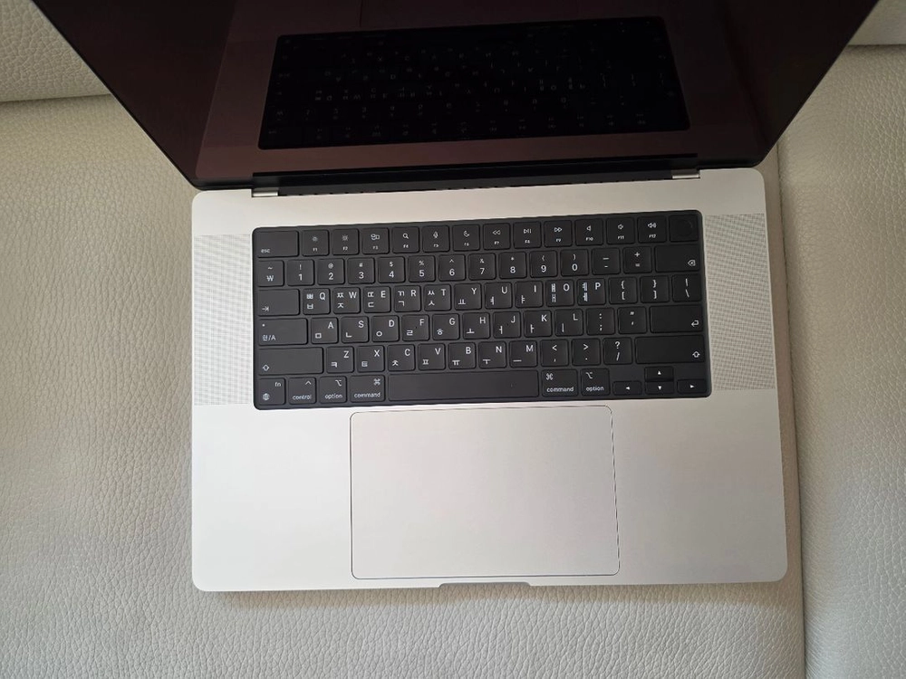 M4 Max 맥북프로 16인치 (36GB/1TB) S급 이미지