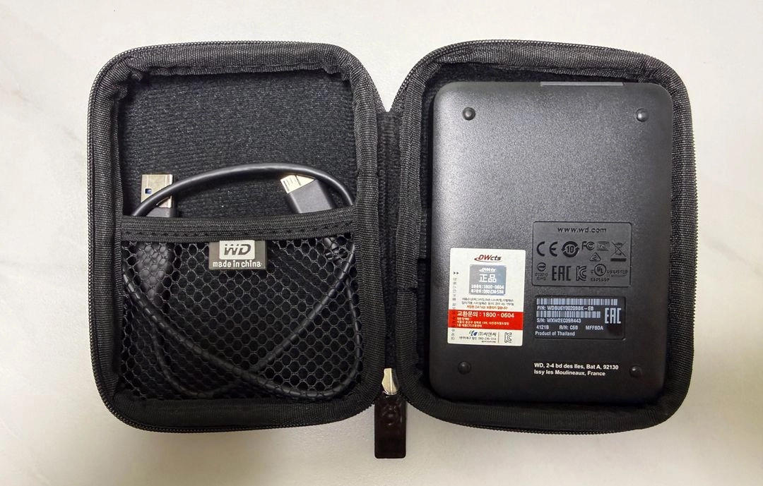 WD Elements 외장하드 2TB / 정상작동 / 파우치+케이블 포함 이미지