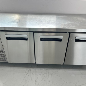 라셀르 테이블냉장고 1800 LT-1835R 업소용 카페 3도어 중고 간냉식 이미지