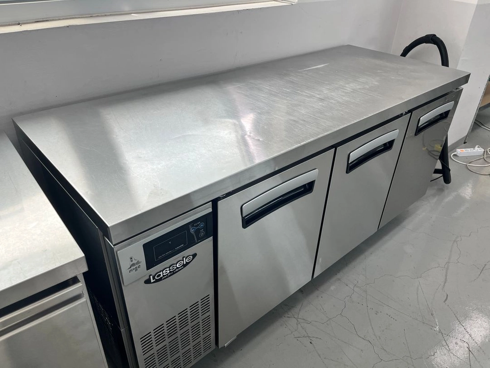 라셀르 테이블냉장고 1800 LT-1835R 업소용 카페 3도어 중고 간냉식 이미지