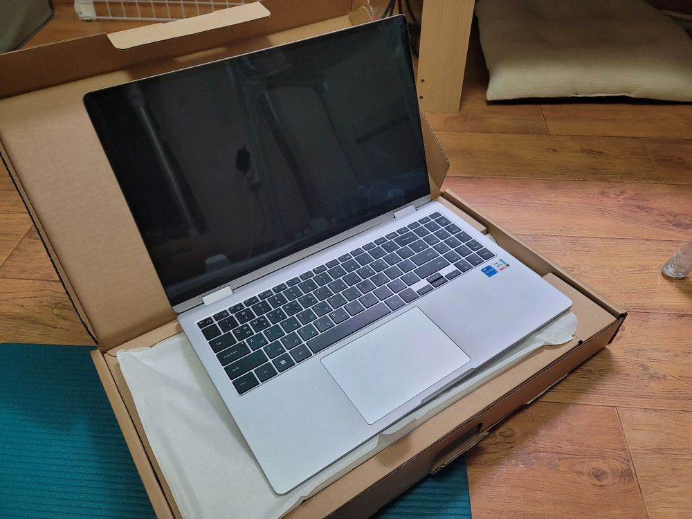갤럭시북4 360 문스톤그레이 15.6인치 512GB i5 16GB - 안심되는 중고거래