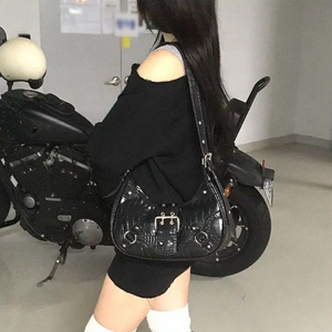 (새상품)y2k 버클 레더 펑크스타일 크로스 숄더백 이미지