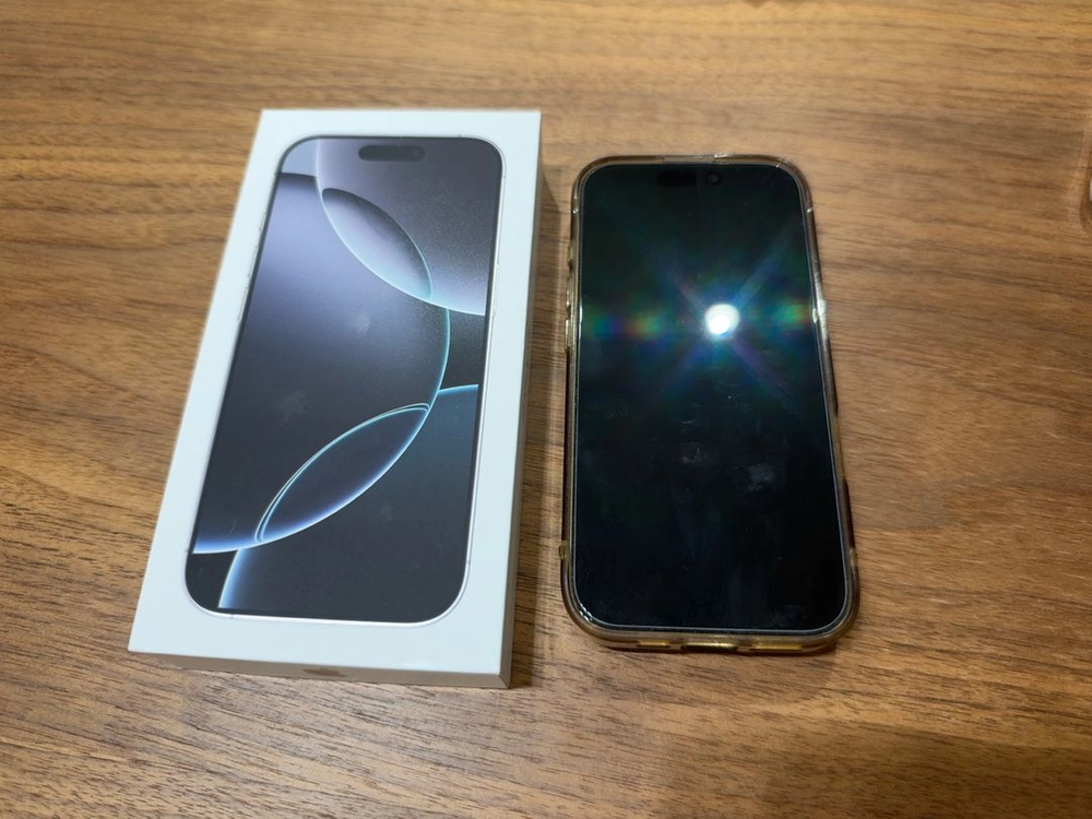 아이폰16프로 128gb 화이트 이미지