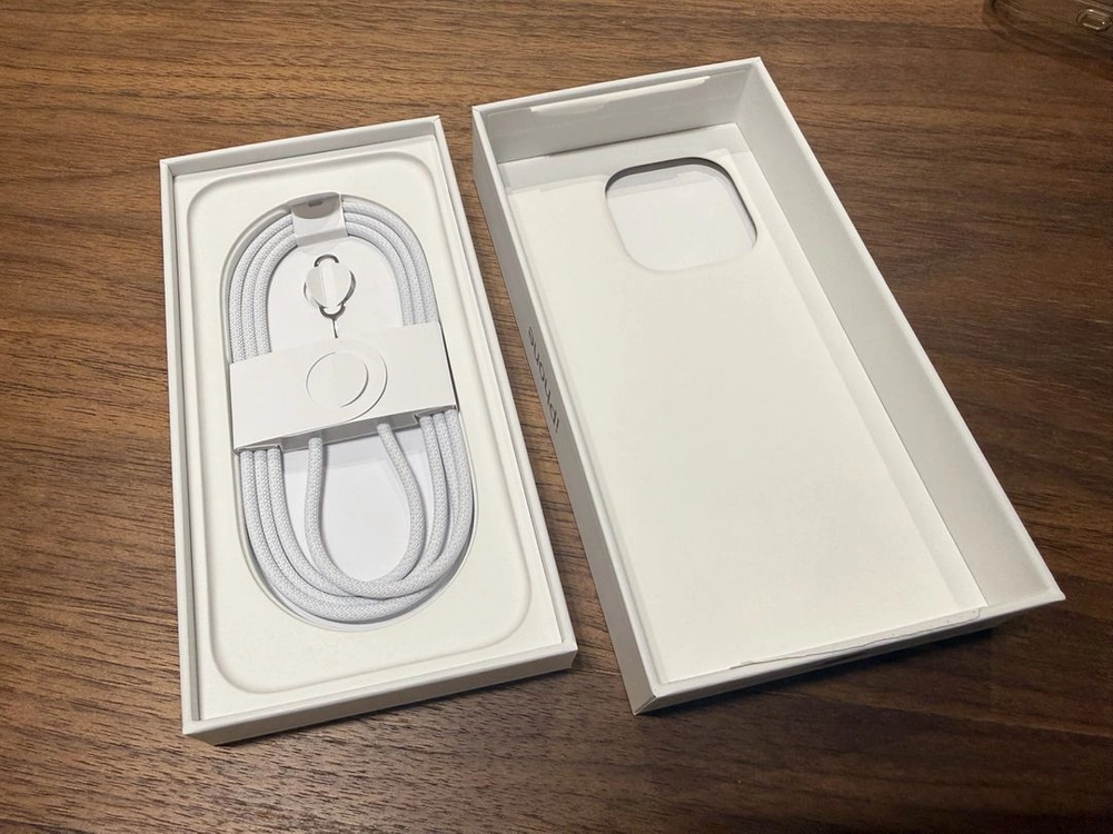 아이폰16프로 128gb 화이트 이미지