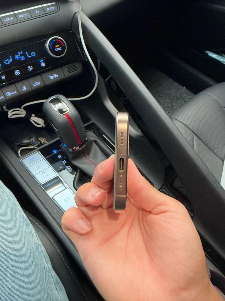 상태 최상 아이폰16프로 데저트골드 256gb 풀박스, 정품케이스 이미지