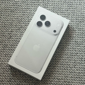 아이폰18프로 실버 512GB (미개봉급) 초새상품 이미지