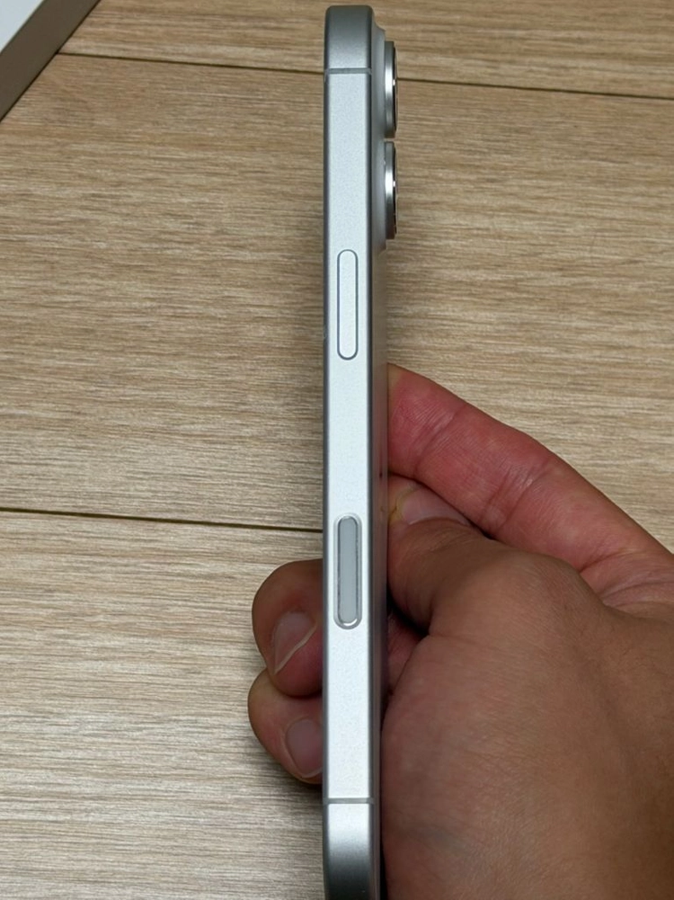 자급제 아이폰 17 256GB [화이트] (배터리 성능 99%) / S급 상태 이미지