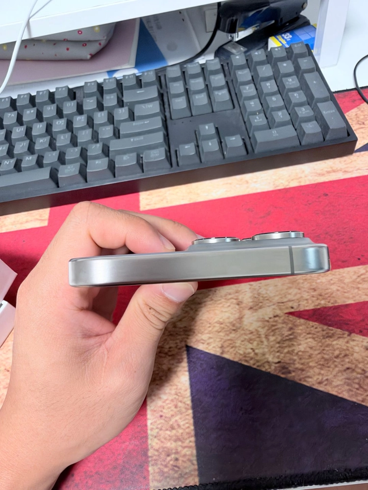 아이폰 16 프로 맥스 256GB 실버 이미지
