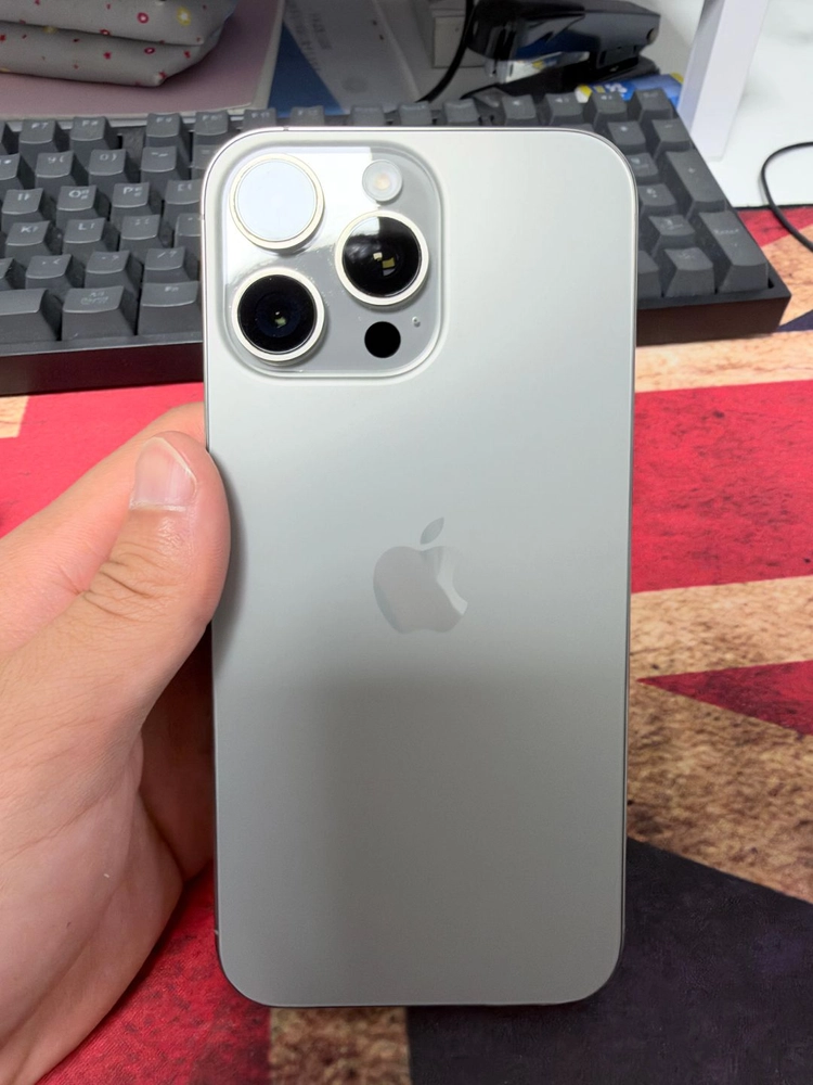아이폰 16 프로 맥스 256GB 실버 이미지