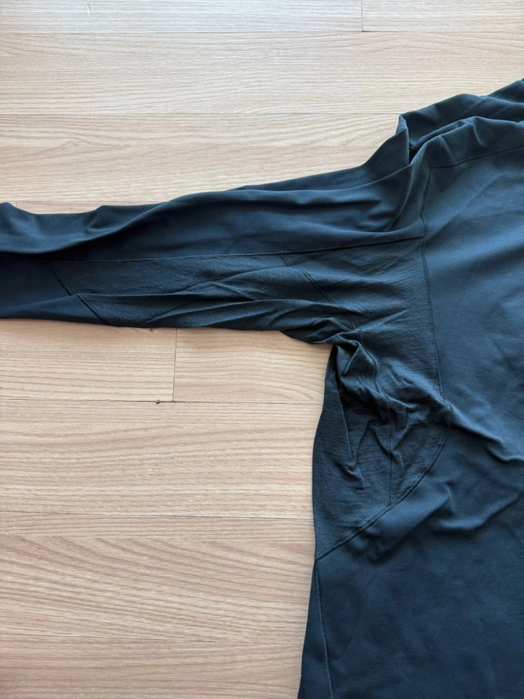 아크테릭스 긴팔 집업 L사이즈 이미지