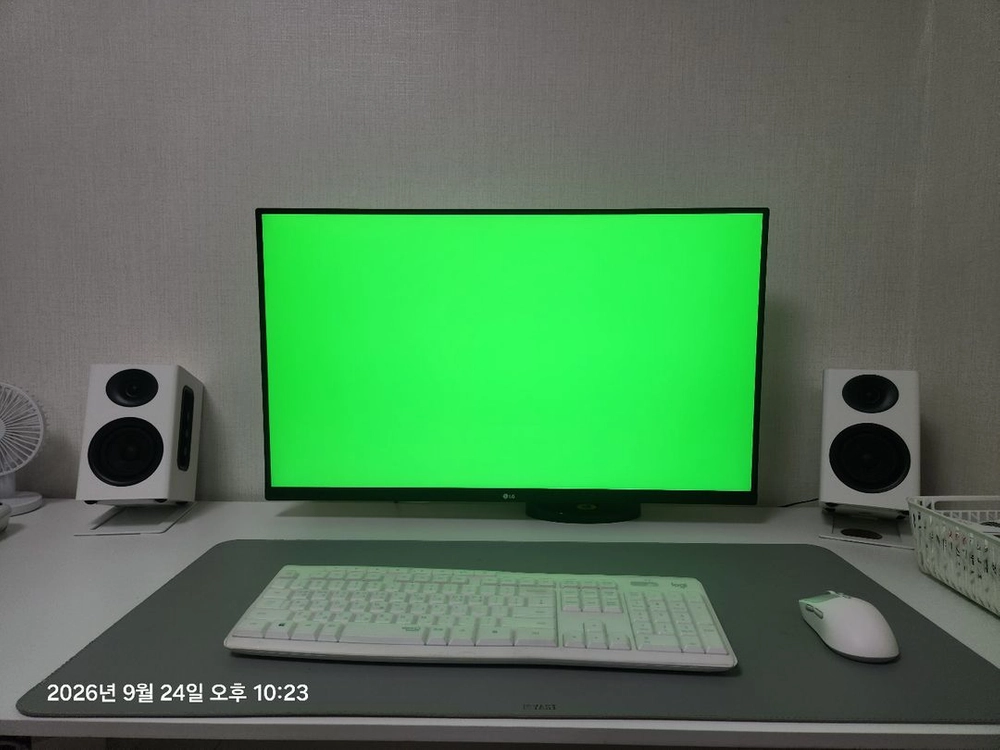 LG 32인치 4k 모니터 급처 이미지