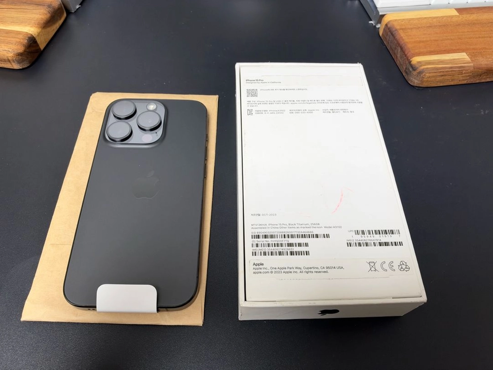 [미사용] 아이폰 15 프로 256GB 블랙 티타늄 미사용 리퍼 이미지
