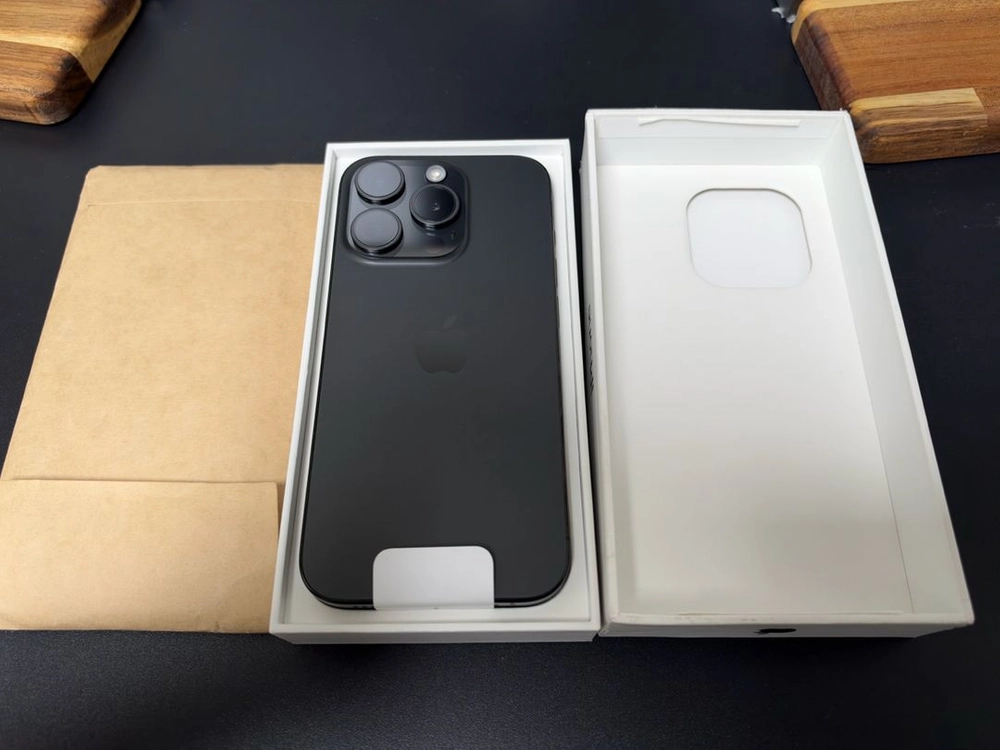 [미사용] 아이폰 15 프로 256GB 블랙 티타늄 미사용 리퍼 이미지