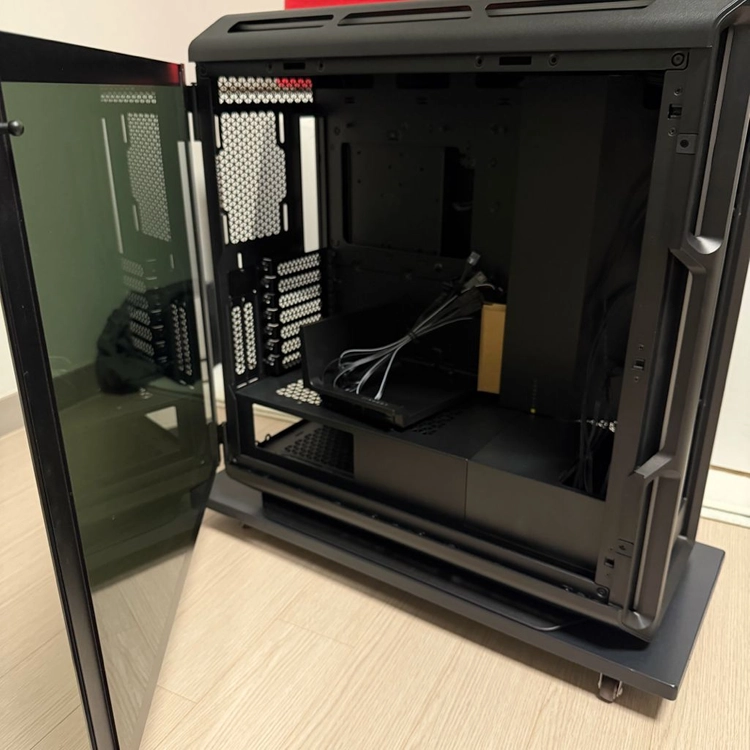 커세어 5000T RGB 블랙 케이스 이미지