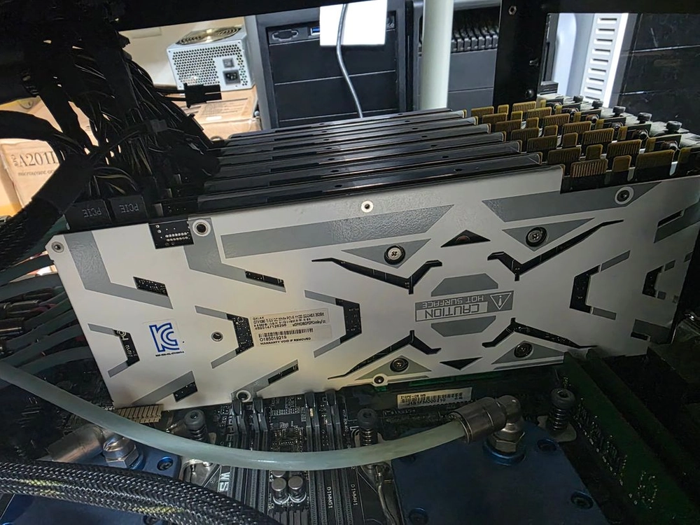 고사양 AI딥러닝 전용 수 워크스테이션/서버 반폰체 컴퓨터 팝니다 / GTX 1080ti-11gb 7개 - 안심되는 중고거래