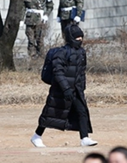 나이키 연예인 지급용 롱패딩 이미지