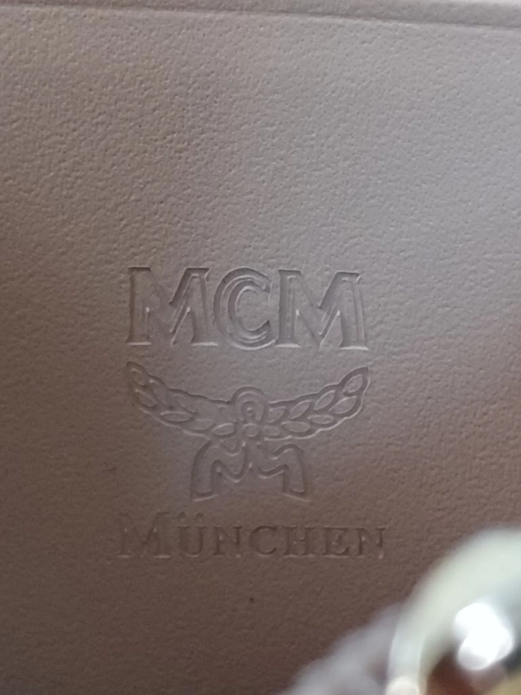 정품 MCM 사피아노 가죽 지퍼 어라운드 장지갑 이미지
