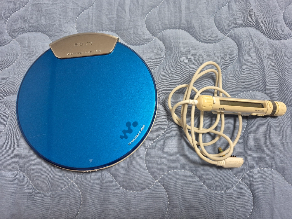 SONY D-NE820 BLUE색상 정상작동품 판매합니다. 이미지