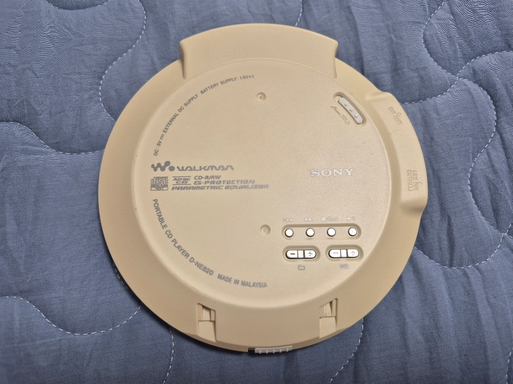 SONY D-NE820 BLUE색상 정상작동품 판매합니다. 이미지