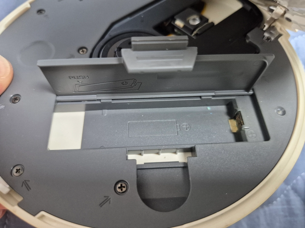 SONY D-NE820 BLUE색상 정상작동품 판매합니다. 이미지
