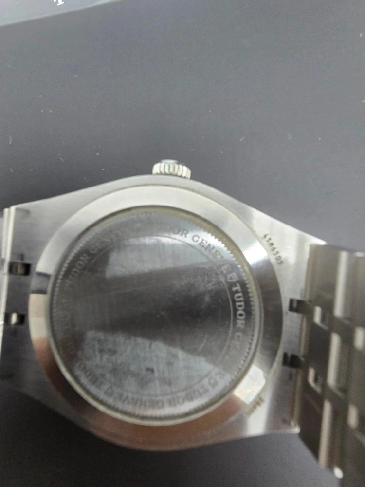 튜더 로얄 38mm 살몬 다이얼 풀박스 이미지