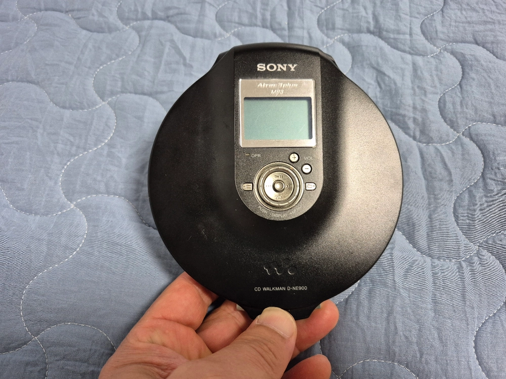 SONY D-NE900 BLACK색상 정상작동품 판매합니다. 이미지