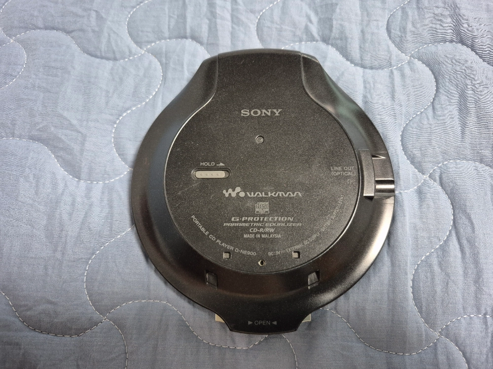 SONY D-NE900 BLACK색상 정상작동품 판매합니다. 이미지