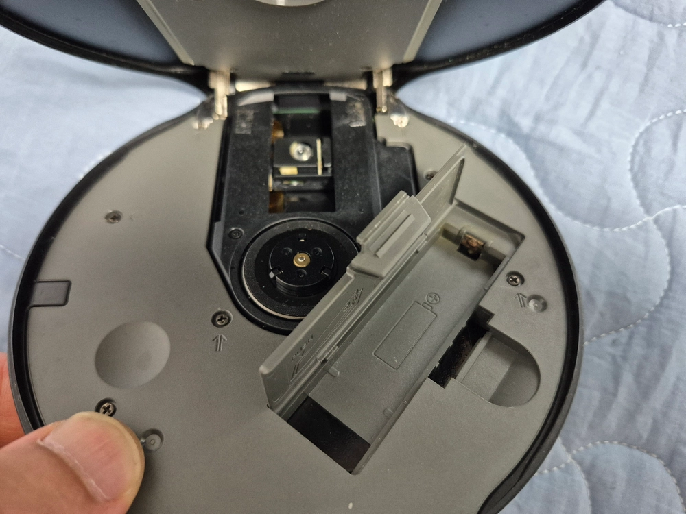 SONY D-NE900 BLACK색상 정상작동품 판매합니다. 이미지
