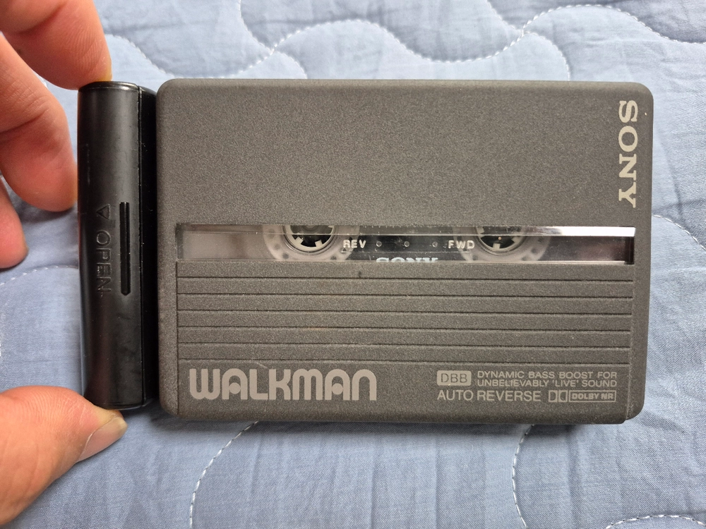 SONY WM-503 DARK GREY색상 정상작동품 판매합니다. 이미지