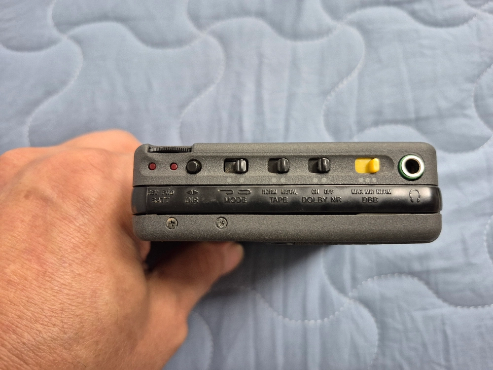 SONY WM-503 DARK GREY색상 정상작동품 판매합니다. 이미지