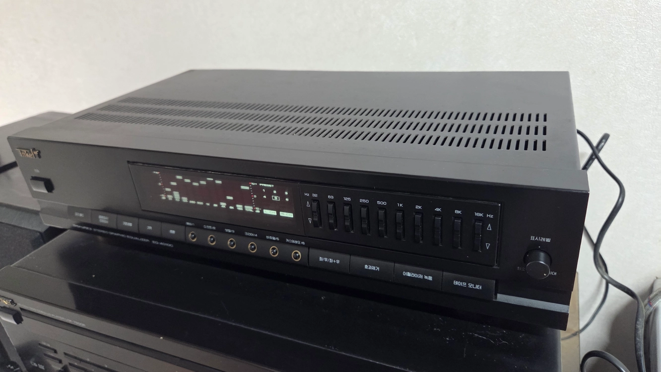 인켈 스테레오 그래픽 이퀄라이저 EQ-4010C 입니다 이미지