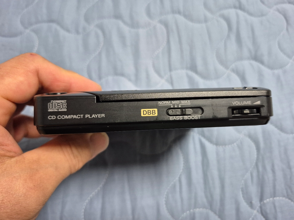 SONY D-350 BLACK색상 정크기기 판매합니다. 이미지