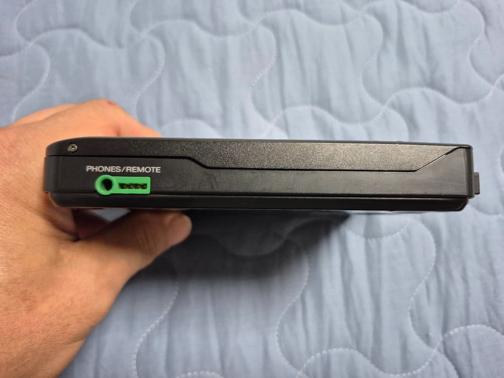 SONY D-350 BLACK색상 정크기기 판매합니다. 이미지