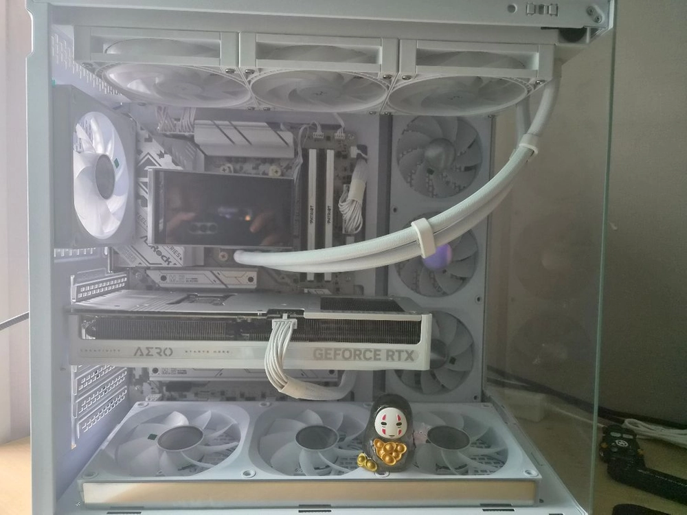 하이엔드 고사양 pc 9800x3d, rtx5080 , 32g ,1테라 이미지