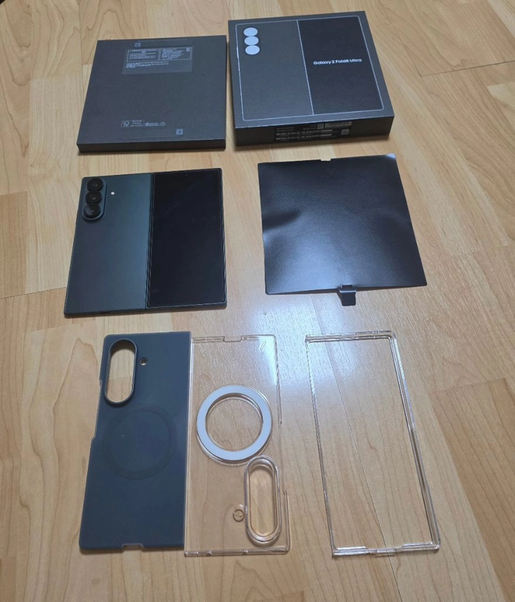 (새것급) 갤럭시 폴드8 울트라 자급제 그린쉐도우 512GB 팔아요 이미지