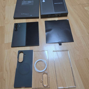 (새것급) 갤럭시 폴드8 울트라 자급제 그린쉐도우 512GB 팔아요 이미지