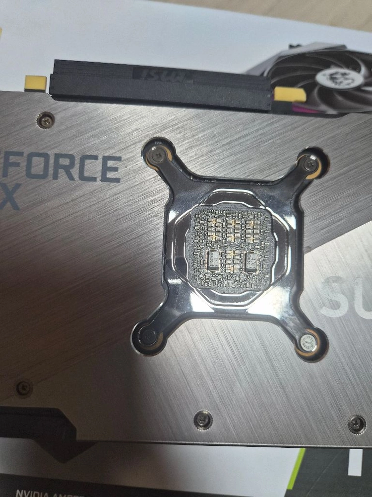RTX 3090 슈프림X 이미지