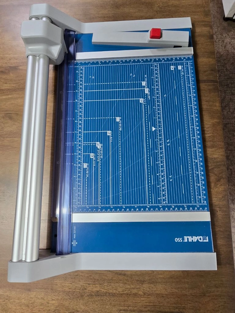 Dahle 550 프로페셔널 회전식 트리머 35.6cm(14인치) 재단기 - 안심되는 중고거래
