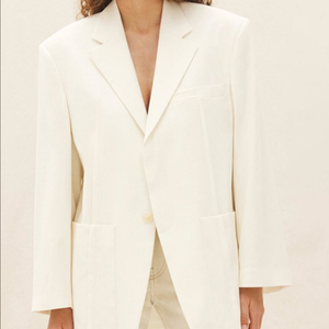 JACQUEMUS 자크뮈스 라 베스트 돔므 블레이저 이미지