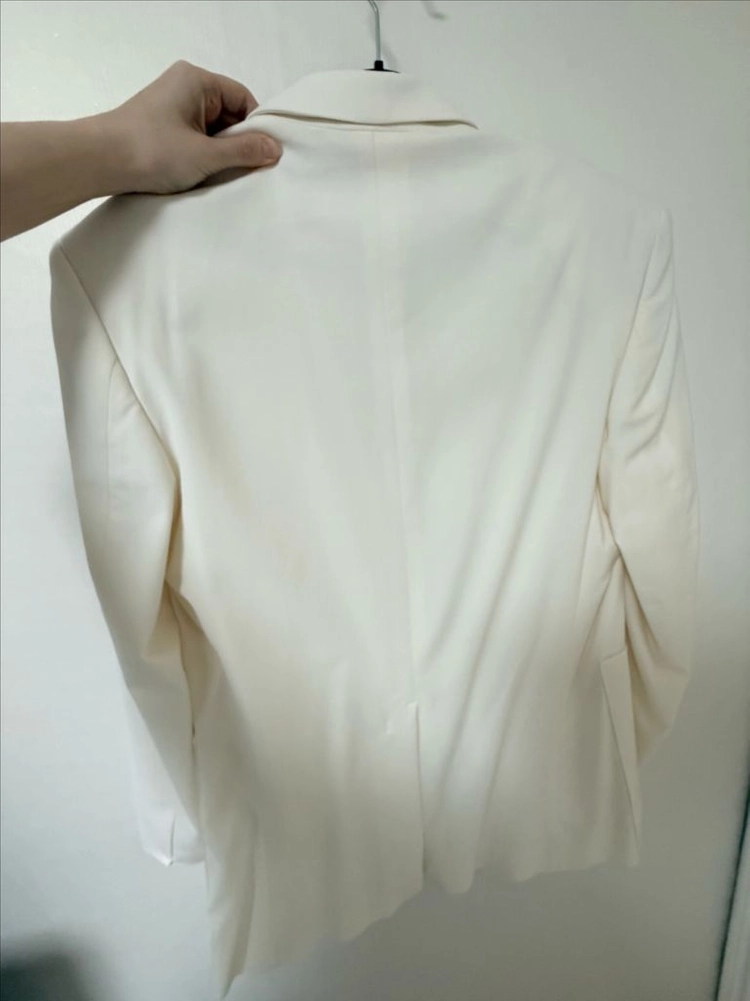 JACQUEMUS 자크뮈스 라 베스트 돔므 블레이저 이미지