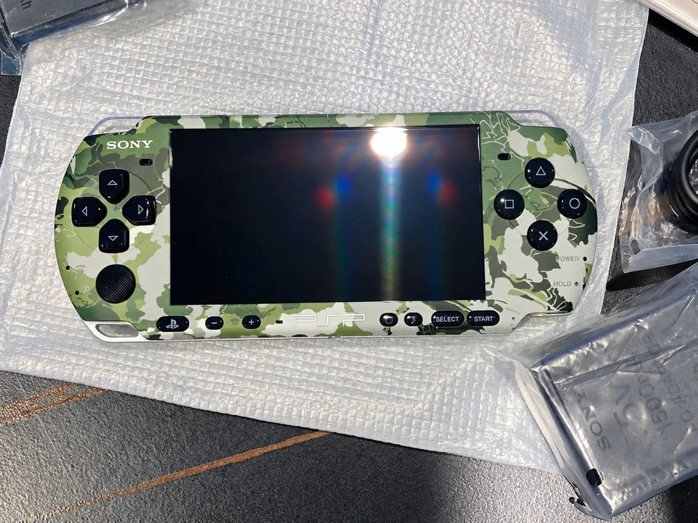 PSP3000 메탈 기어 솔리드 피스 워커 프리미엄 패키지 이미지