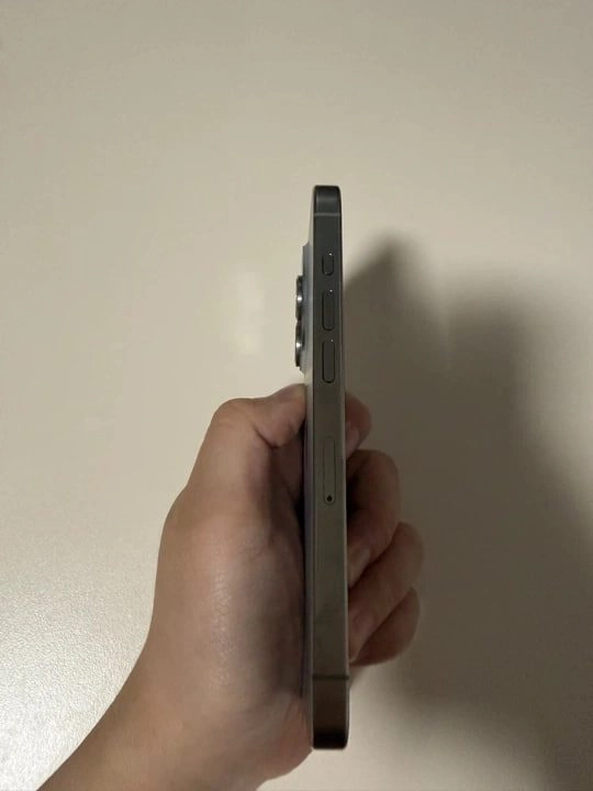 아이폰15프로(pro)128GB 내츄럴 티타늄 색상(회색) 팝니다 이미지