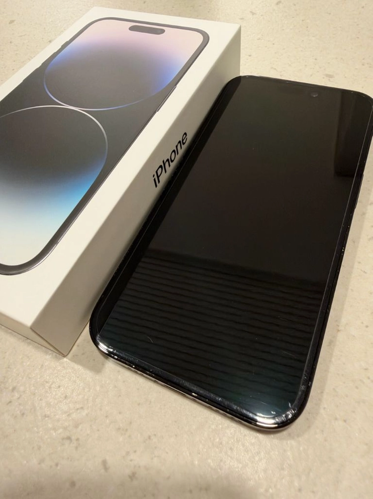 아이폰 14프로 스페이스 블랙 256GB 뒷면 파손 이미지