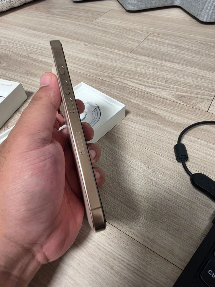 아이폰 16Pro 128GB // 데저트 티타늄 // 배터리 89% 이미지