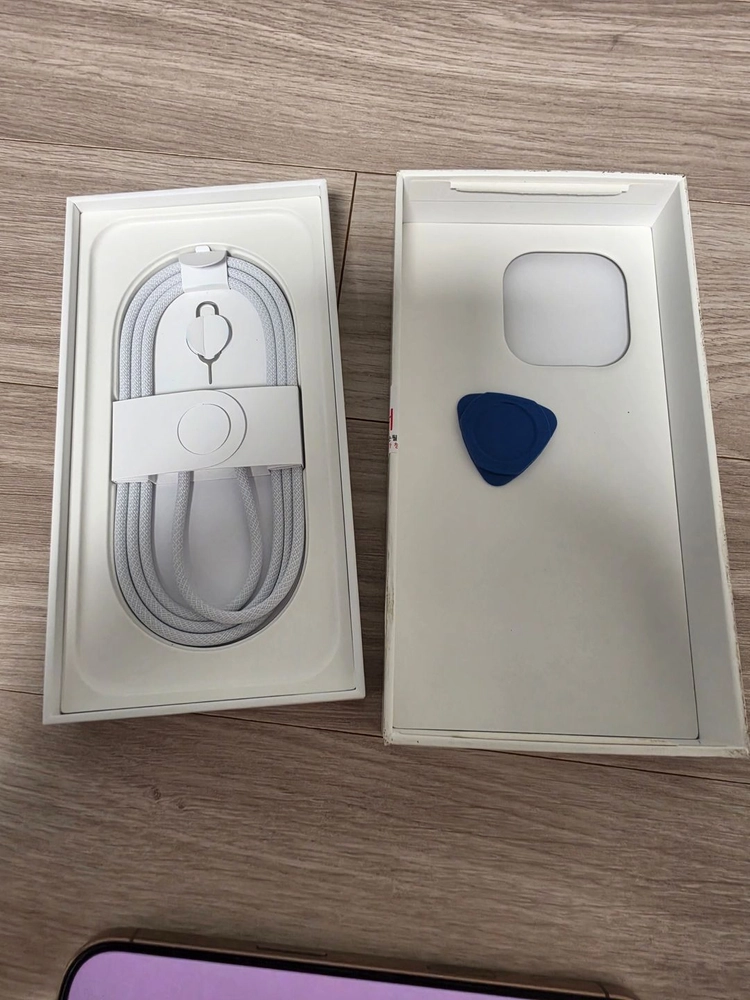 아이폰 16Pro 128GB // 데저트 티타늄 // 배터리 89% 이미지