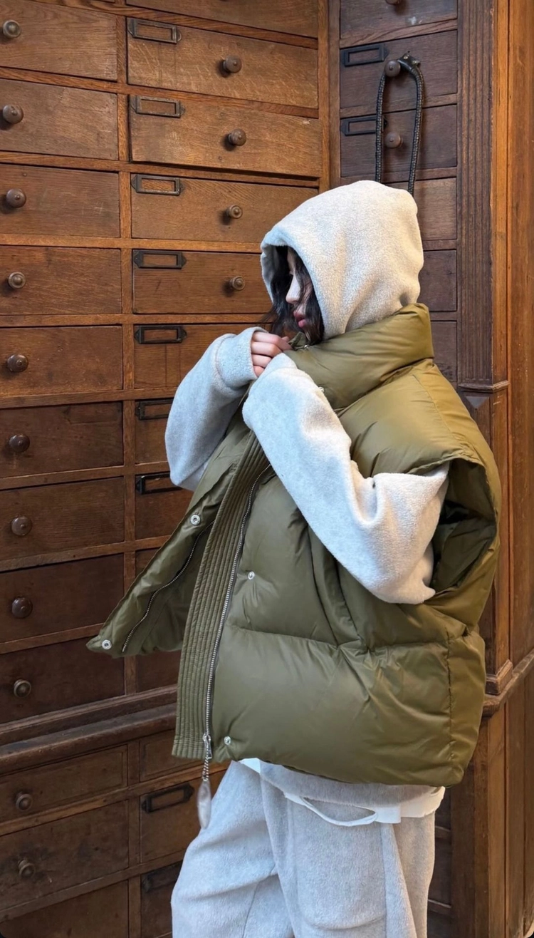 올라이츠 구스 패딩조끼 블랙 (새상품) 이미지