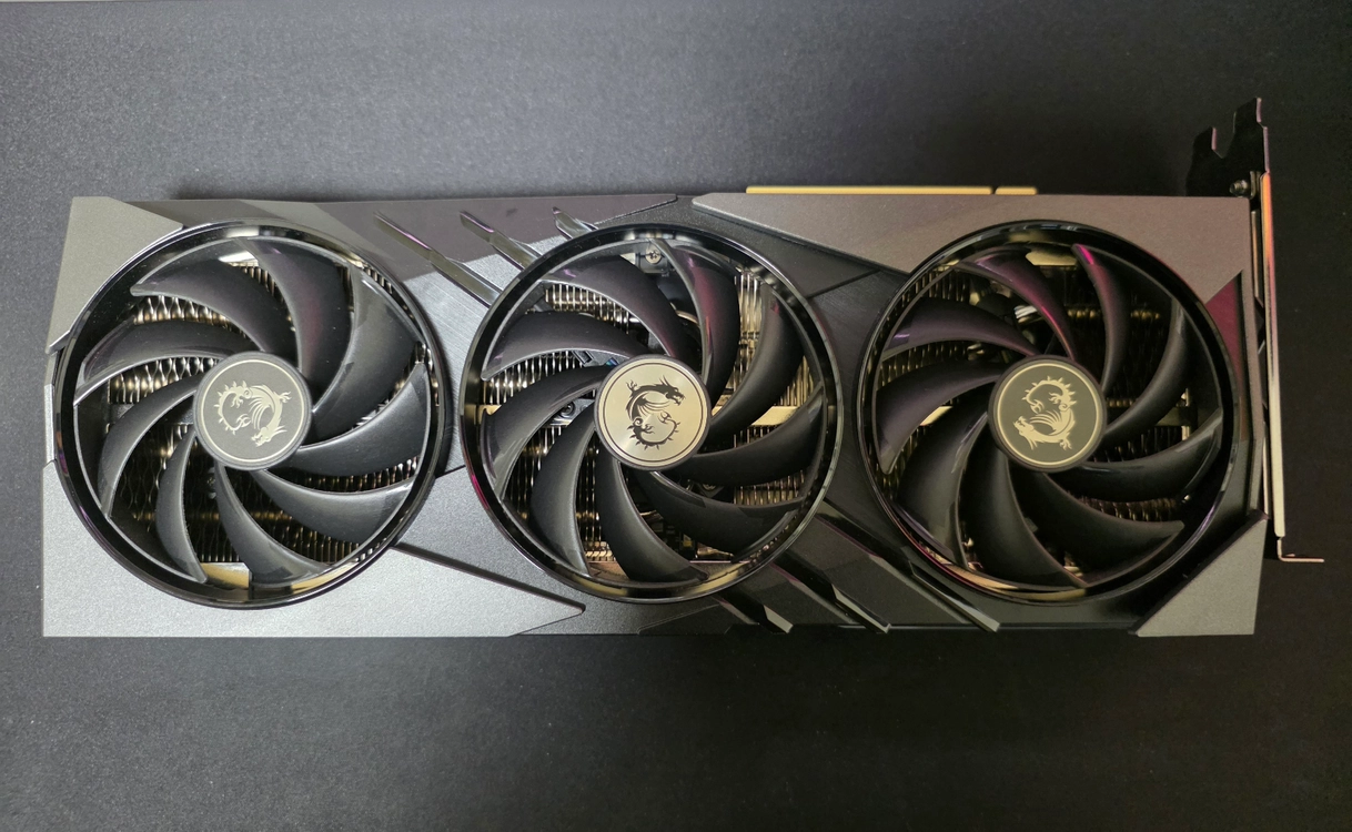 MSI 지포스 RTX 4070 SUPER 게이밍 X 슬림 D6X 12GB 트라이프로져3 판매 - 안심되는 중고거래