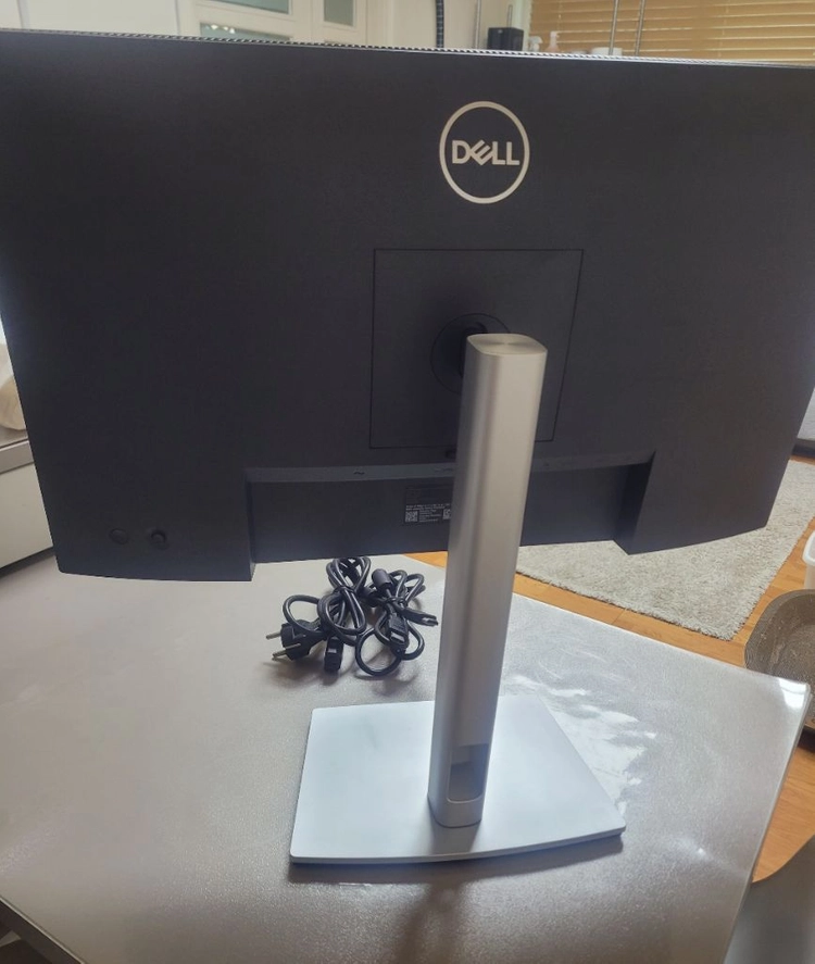 델 DELL 24인치 QHD P2423DE 제품(허브/pd충전/C타입지원 모니터) 이미지