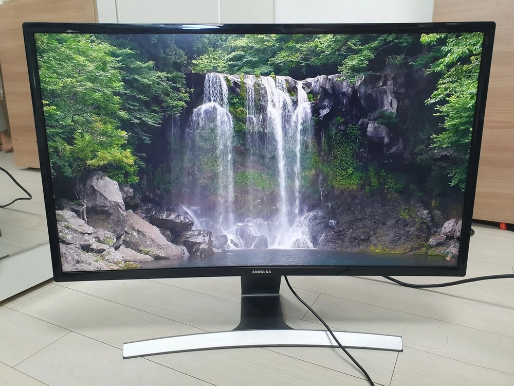 삼성 T27D590CD 27인치 커브드 TV 겸용 와이드 모니터 판매 이미지